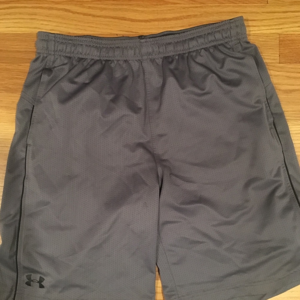 Men’s large Under Armour shorts